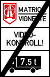 8/a. ábra Az autópálya jelzőtábla alatt elhelyezett kiegészítő jelzőtábla (8/a. ábra) azt jelzi, hogy az út úthasználati díj megfizetésével vehető igénybe.