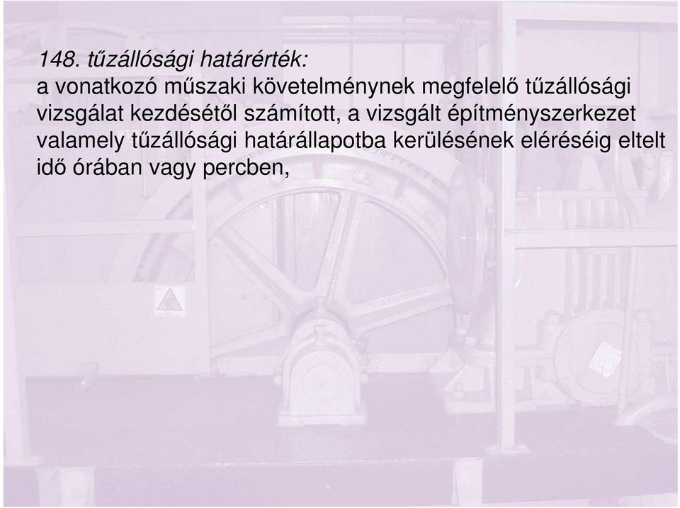 számított, a vizsgált építményszerkezet valamely