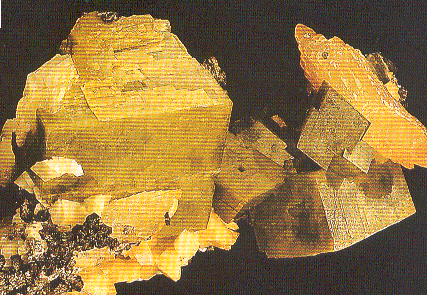 IZOMORFIA vagy IZOSTRUKTÚRA Izomorfia ( hasonló alakúság ): összefüggés a kémiai összetétel és a kristálymorfológia között.