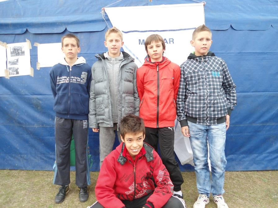 2.3. Diákolimpia Mezei Futóbajnokság Országos Döntő Gödöllő, 2012. április. 17. Középmezőnyben végeztek a III. korcsoportos fiúk!