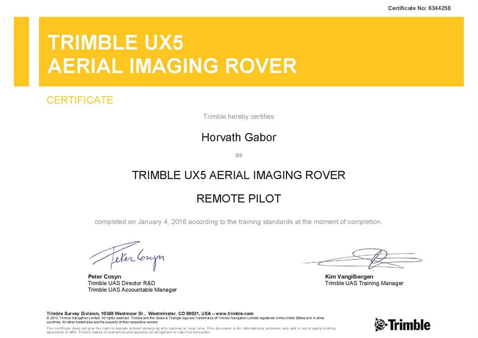 A Trimble UX5 drón előkészítése a repülésre A drónt csak pilóta vizsgával rendelkező személy irányíthatja, az arra