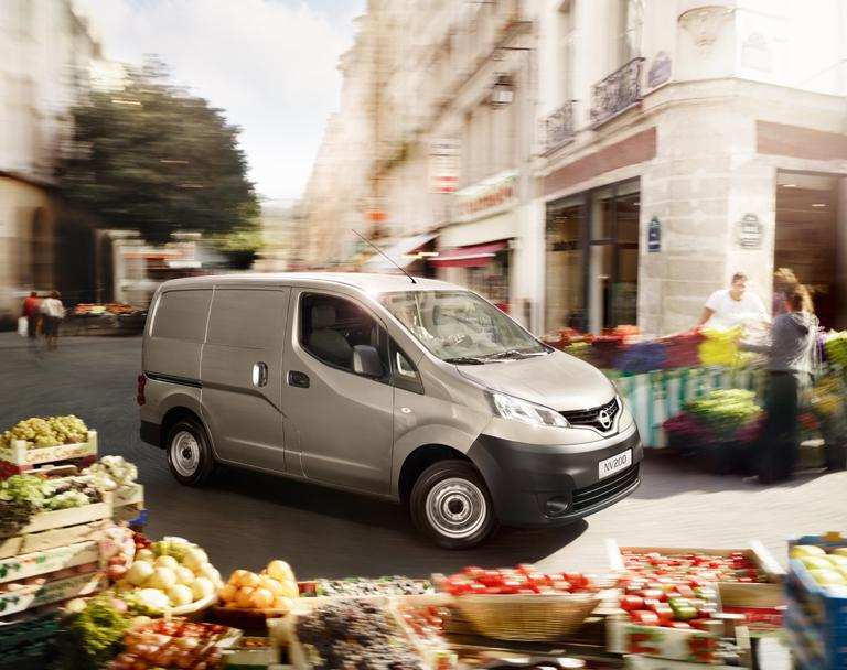 EURO5 készletakció! A részletekért keresse Nissan márkakereskedőjét! NISSAN NV200 FURGON Flottakedvezmények már 1 autóra is! 1 Már havi 52 52 200 1 : További részletek az utolsó oldalon.