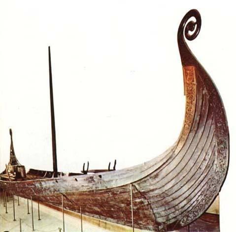 Oseberg hajó 820 körül Osló, Egyetemi múzeum MIÉRT VOLTAK KÉPESEK A VIKINGEK MÁGNESES IRÁNYTŰ HÍJÁN IS BEJÁRNI A VILÁGOT A vikingek tartós megtelepedése
