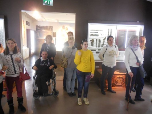 A Debreceni Szivárványház ellátottaival ezúttal a Déri Múzeumba látogattunk, ahol lehetőségünk volt bejárni a Japán és Egyiptomi tárlatot, felfedeztük a népi gyógyászat eszközeit.