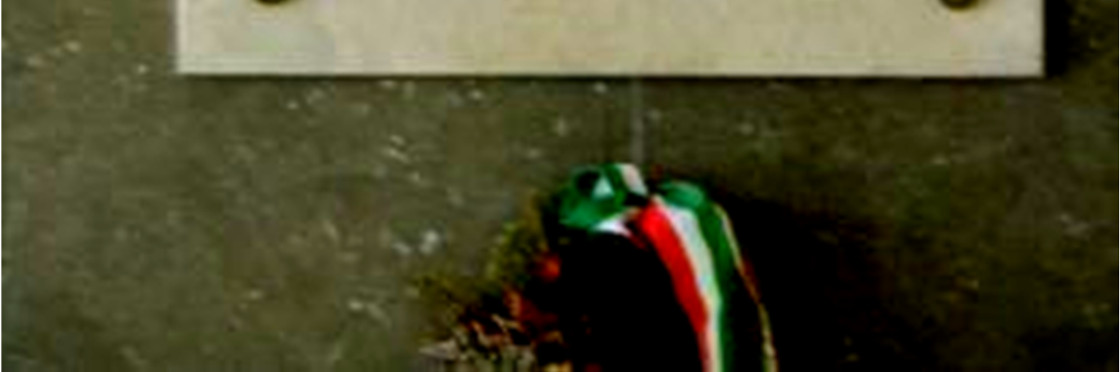 Gedenkorte zur Erinnerung an die ungarische Revolution 1956 in 61 Gedenktafel für Otto Szirmai Szirmai Ottó emléktáblája im Eingangsbereich von Radio Bródy Sándor utca 5-7 VIII.