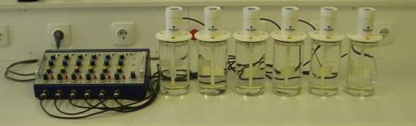 A kémiai elıkezelés - a szennyvíz összetételétıl függıen - bizonyos esetekben kedvezıtlen hatással lehet a denitrifikációra, hiszen a koaguláció-flokkuláció és az azt követı fázisszétválasztás során
