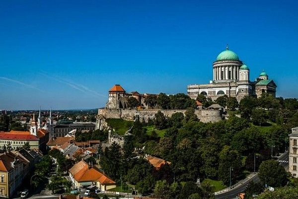 AZ ELLENŐRZÉS TERÜLETE Esztergom Város Önkormányzata és a többségi tulajdonában lévő Esztergomi Köztisztasági Szolgáltató Kft.