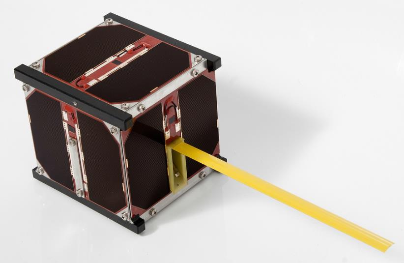 1. példa: Cubesat Masat-1: 1 kg LEO 437.