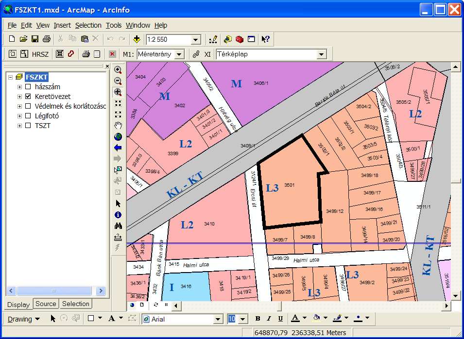 Adatok betöltése a geoadatbázisba Jelkulcs Konverziós eszközök import/export Copy/paste és drag/drop ArcCatalog egyszerű adatbetöltő XML import Append (hozzáfűz) geoprocessz