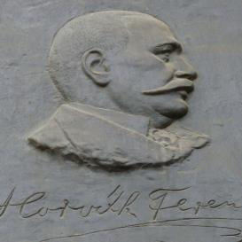Horváth Ferenc (1868-1928) a gimnázium egykori igazgatójának domborműves emléktáblája a Gimnázium