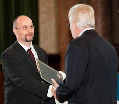 Dr. Rábai József egyetemi tanár 2012. szeptember 1 Bruckner Győző-díj (Richter Gedeon Rt. és a MTA) Dr.