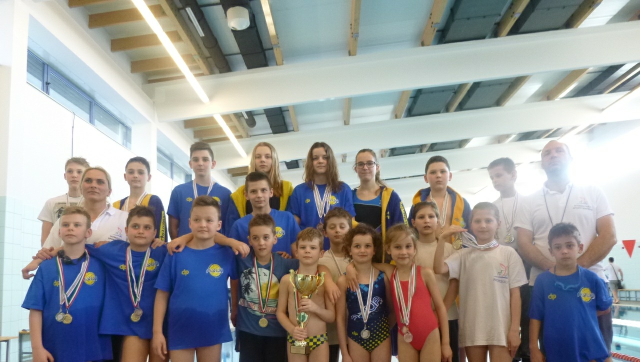 Pontverseny a nyíregyházi úszók az élen 2015.03.22. A Nyíregyházi Sportcentrum versenyzői jól szerepeltek a Szabolcs Tour sorozat legutóbbi állomásán.