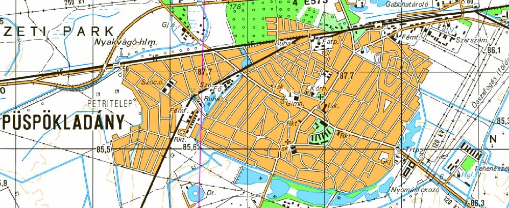 Bejelentések, értesítések 2. ábra: a baleset közelebbi helye A KBSZ ügyeletére az esetet 2014. április 16-án 8 óra 12 perckor (a bekövetkezés után 22 perccel) jelentette a MÁV Zrt.