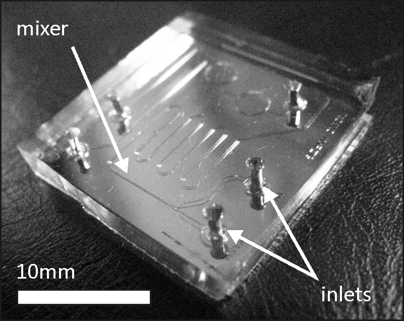 43 A mikrofluidikai rendszer kialakítása polimerben Többrétegű 3D SU-8 technológia az
