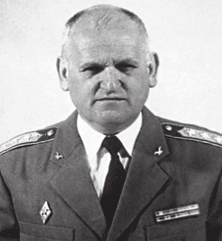 FODOR MIHÁLY ny. ezredes 1928. február 18-án született Kiskunhalason.