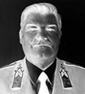 RUZSÁS LAJOS ny. mk. ezredes 1946. június 24-én született Szombathelyen. A Zalka Máté Katonai Műszaki Főiskola elvégzése után 1968-ban avatták hadnagyként.