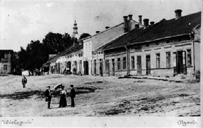 Wielopole főtere 1910-ben, a kép bal oldalán alul: Stanisław Berger, Helena és Marian Kantor (forrás: culturehub.co) 84 ló falucskában. Wielopole történelme a 11.