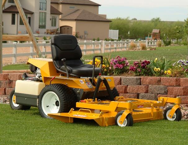 TÖRTÉNETÜNK Az első front-mower-t 1977-ben Max Walker még saját használatra építette, de nem kellett sokat várni az 1978-ban megjelent, kereskedelmi forgalmazásra szánt prototípusra sem.