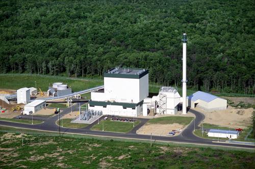 27 Direct-Fired Combustion Similar to fossil-fuel fired power plants of today Wood-fired plants in Michigan (above) and Vermont (right) Co-firing Process of replacing a portion of coal in power plant