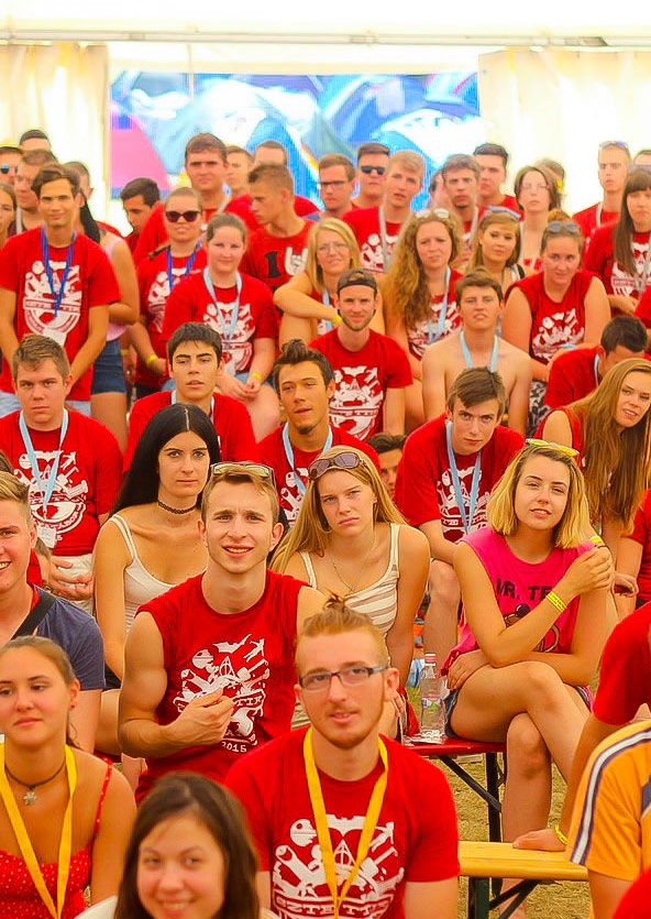 kari gólyatáborok Mielőtt a hallgatók megkezdik egyetemi éveiket, vár rájuk a beavatási ceremónia, az úgynevezett gólyatábor, mely az egyetemi évek egyik legemlékezetesebb rendezvénye.