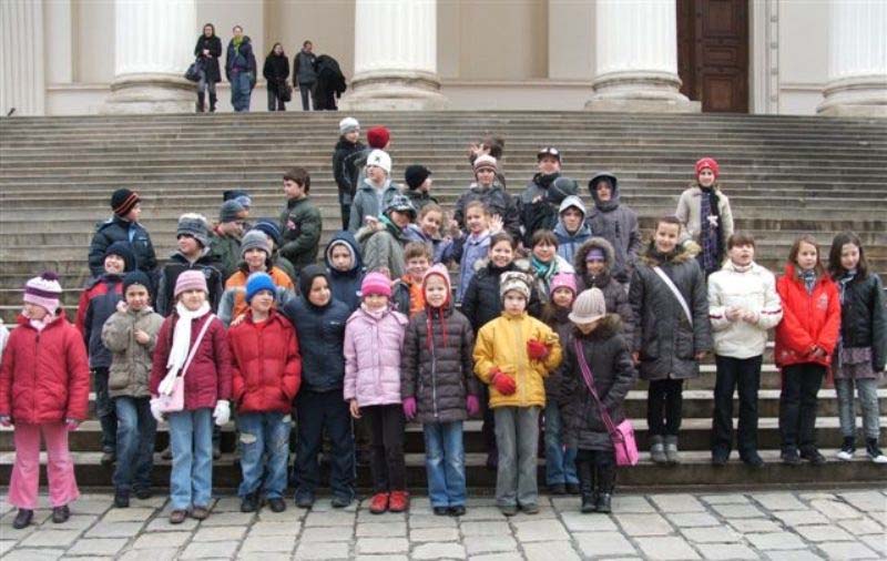 ZLATNIK OD NOVCA MAŠKARA Učenici nižih razreda osnovne škole su 17. ožujka posjetili Nacionalni muzej.
