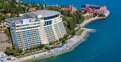 SZLOVÉNIA PORTOROŽ 1 3 2 1 - GRAND HOTEL BERNARDIN 2 - HOTEL HISTRION 3 - HOTEL VILE PARK GRAND HOTEL BERNARDIN 5* Fekvése: közvetlenül a tengerparton, Portorož Piranhoz közelebb eső részén Strand: