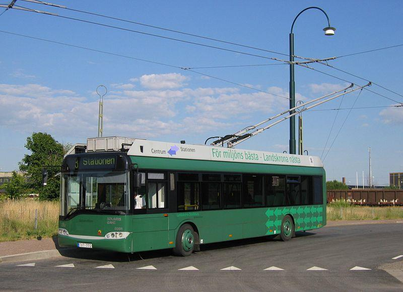 Trolibuszok technikai jellemzők Járművek: mint az autóbuszok, csak elektromos hajtással Részben kötöttpályás közlekedési eszköz,