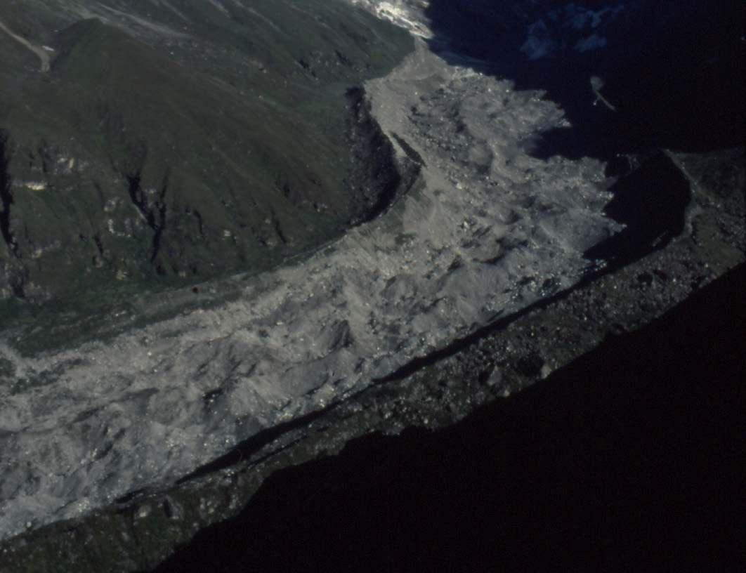 Langtang Lirung, Magas Himalája,