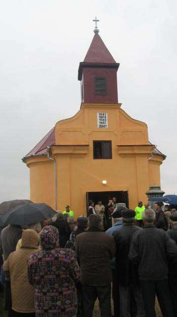 Biserica Catolica De curand, a fost renovata, cu contributia Consiliului Local Sacalaz si a Asociatiei HOG SACKELHAUSEN IN REUTLINGEN. 2.