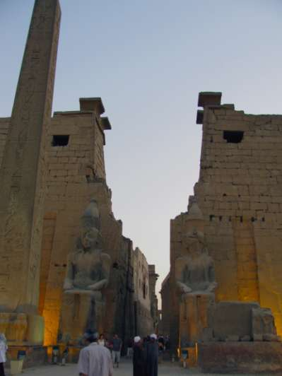 Egyiptom: alvó templomok Luxor
