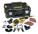 DEWALT 2016 Q3 akciós lista DWE4559-QS SAROKCSISZOLÓ A porkilökő rendszer megvédi készülékét a szálló részecskéktől megnövelve az élettartamot Rezgéscsillapított oldalfogantyú Szerszám nélkül