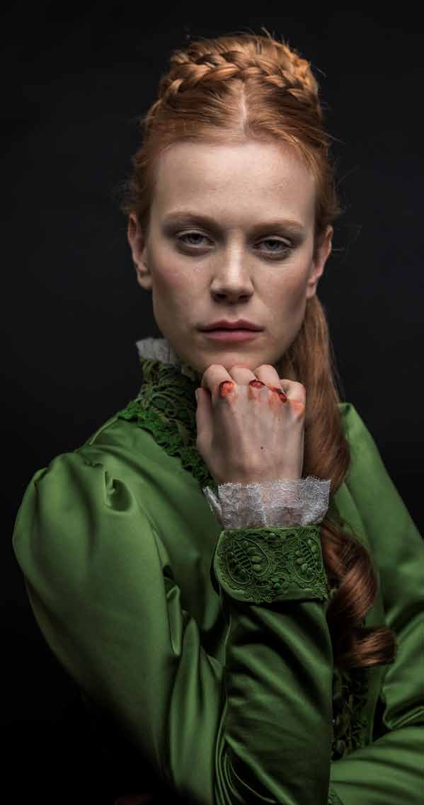 Henrik Ibsen HEDDA GABLER rendező: Anna Pettersson DRAMATEN- Stockholmi Királyi Színház Stockholm, Svédország Henrik Ibsen egyik legidőtállóbb mesterműve a Hedda Gabler.