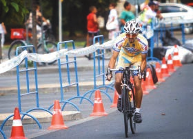 MAGYAR KERÉKPÁRSPORTOK SZÖVETSÉGE Interjú A Tour de Hongrie mámorában A szombathelyi Pantani A Tour de Hongrie versenyét számos kísérőrendezvény színesíti 2016-ban is.