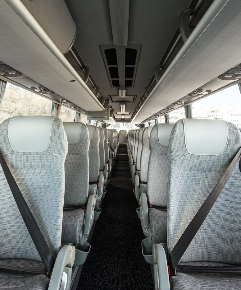 ELÉGEDETT UTASOK Kényelmet értékelő utasoknak A Volvo 9500 kiemelten hatékony középtávú utakhoz vagy vonaljáratok üzemeltetéséhez.