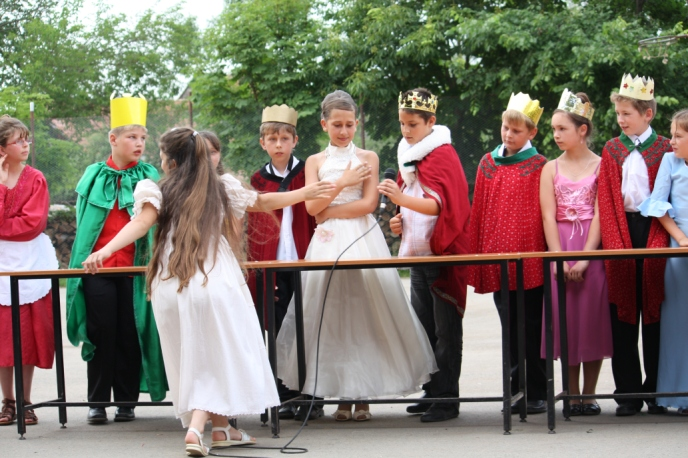 Iskolanapok Október 23-i műsor la Mikulásjárás idén is tetszést aratott az I VIII. osztályosok körében.