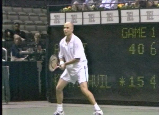 ADOGATÁSFOGADÁS ANDRE AGASSI Alapállás alapvonal mögött kb.