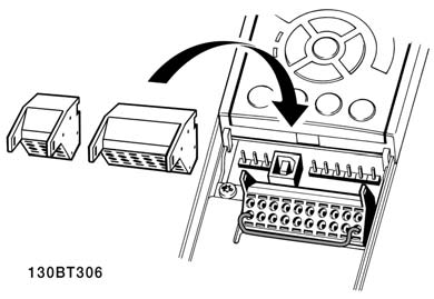 3. Telepítés VLT AutomationDrive FC 300 kezelési 3.3.6. Elektromos telepítés, vezérlőkapcsok A kábel bekötése a csatlakozóba: 1. Távolítsa el a szigetelést 9-10 mm-es szakaszon. 3 2.