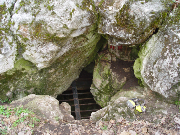 Jelentés a Veres-hegyi-barlangban a 2014.