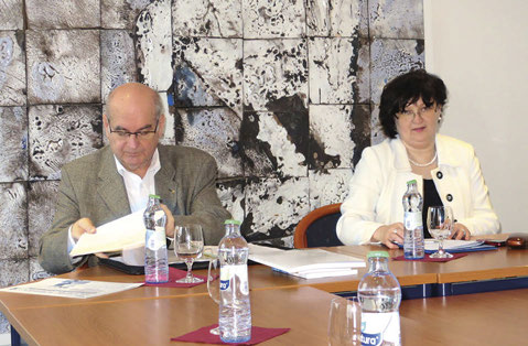 Dr. M. Gajdoš a doc Ľ. Harbuľová. Foto Archív autora vystúpení historikov uzavrel prof. PhDr. Peter Švorc, CSc.
