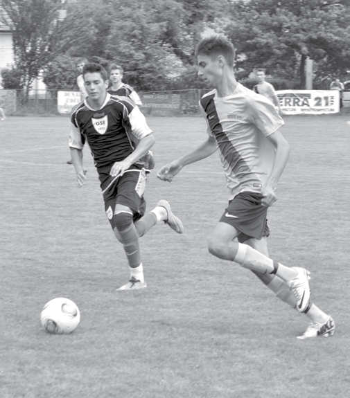 VERŐCEI TÜKÖR Július 15 Révuti Norbert fotója Egyesületünk 98 igazolt labdarúgóval, U7, U9, U11, U13, U14, U19, felnőtt és öregfiúk csapatokkal eredményesen működik.