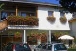 The Sunshine Guest House is situated int he green belt of Eger and it is only 15 minutes walk from the historical city centre and 20 minutes walk