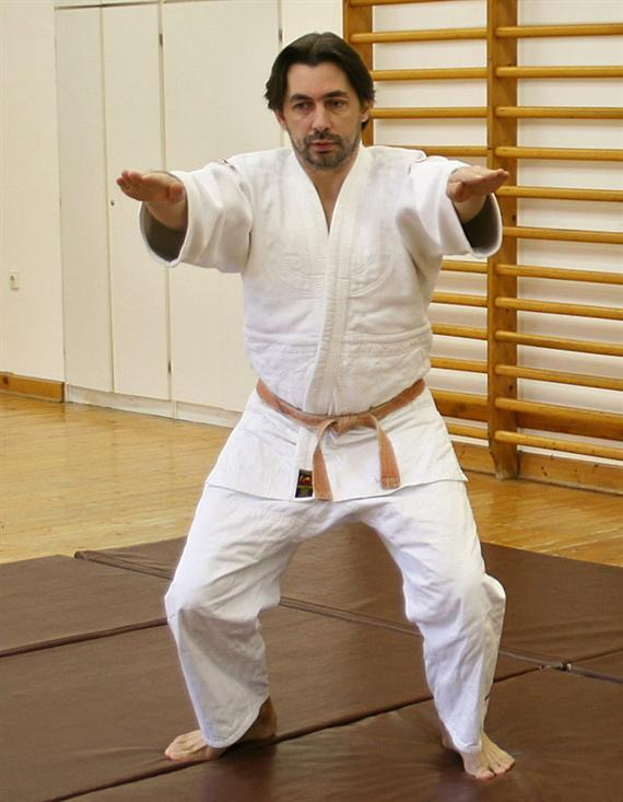 Judo gyakorlati segédanyag Tulajdonképpen az esés neve is innen ered, hiszen a tartóláb