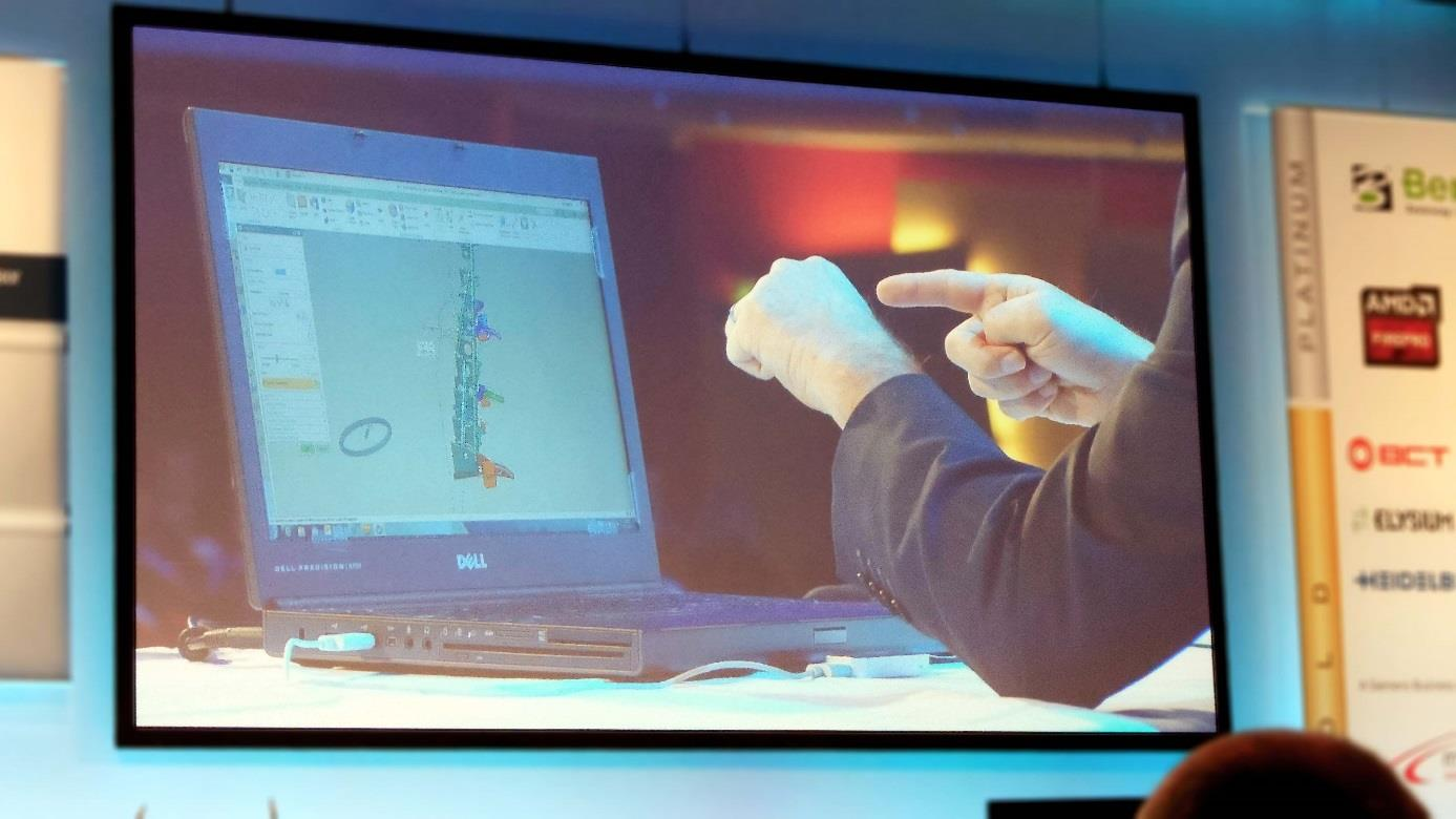 NX 9 - Realize Shape formatervezés soha nem látott szabadsággal Szintén az NX 9-ben debütált a Realize Shape modul, amely a piac egyetlen olyan CAD/CAM/CAE szoftver megoldása, amely zökkenőmentesen