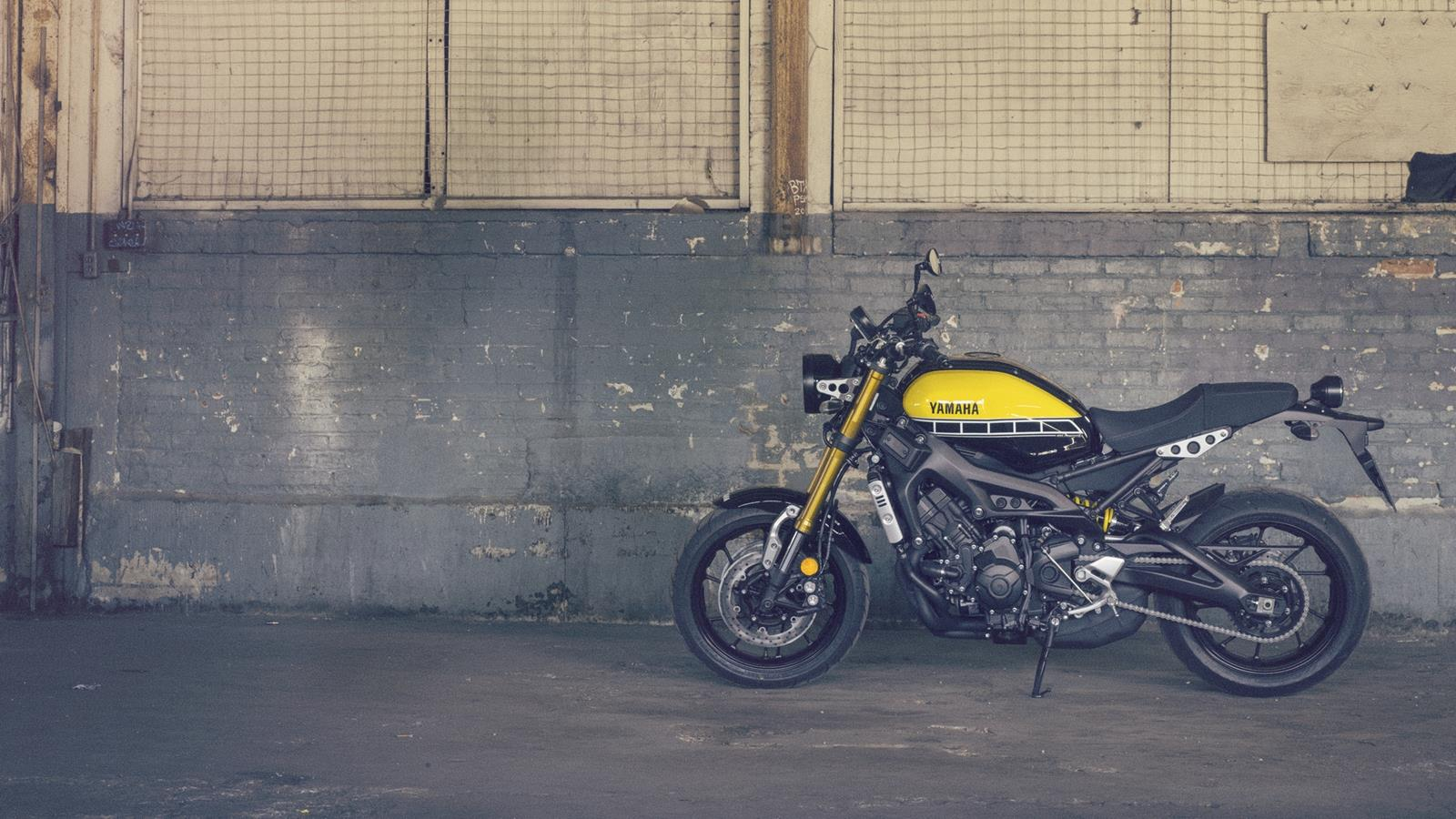 Retro stílus, erőteljes sportos DNS A hagyományok ihlette XSR900 a Yamaha ikonikus sportmúltját ötvözi a holnap technológiájával.