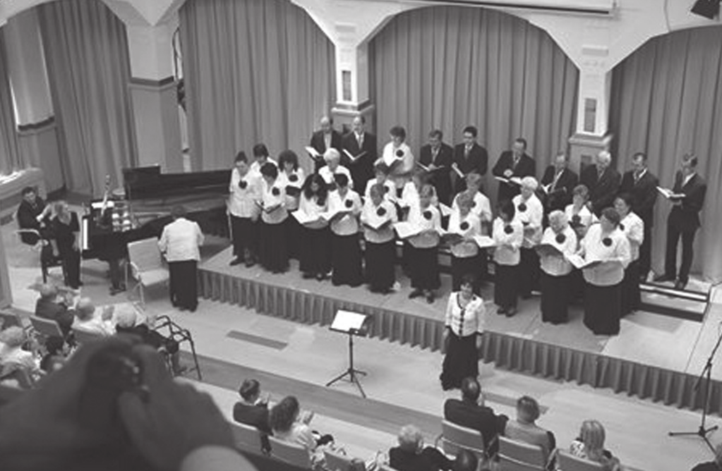 John Rutter (1945-): For the Beauty of the Earth A Föld szépségéért Peter Hamburger (1966-): Schalom chaverim Richard Smallwood (1948-): Total Praise A kórust Mirco Dalla Valle vezényelte.