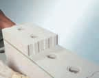 A javasolt fugaméret hagyományos falazóhabarcs esetén 10 mm,