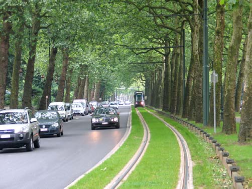 Brüsszel lassan, de biztosan az élhető város felé Brüsszel városfejlesztési terve szerint fejleszteni kell a város tömegközlekedését, 20 százalékkal csökkenteni a személygépkocsi-forgalmat és 10