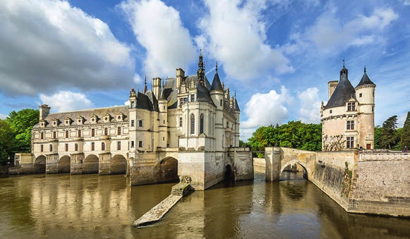 Párizs-Versailles-Loire menti kastélyok Pozíció sz.: 2017/R/P6/... Indulási időpontok: 05.31.*; 08.18.; 09.22 121.900.