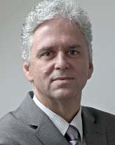 ügyvezető igazgatója, a Gyógyszerész Kamara Ipari Állandó Bizottságának elnöke. Dr. Greskovits Dávid gyógyszerész. 1997-től a Meditop Gyógyszeripari Kft. ügyvezető igazgatója.
