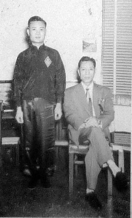 Lam Cho nagymester a Hung Gar egyik legnagyobb modern kori alakja, aki egész életét a Hung Gar művészetének szentelte, s aki több mint hetven éven át tanított.